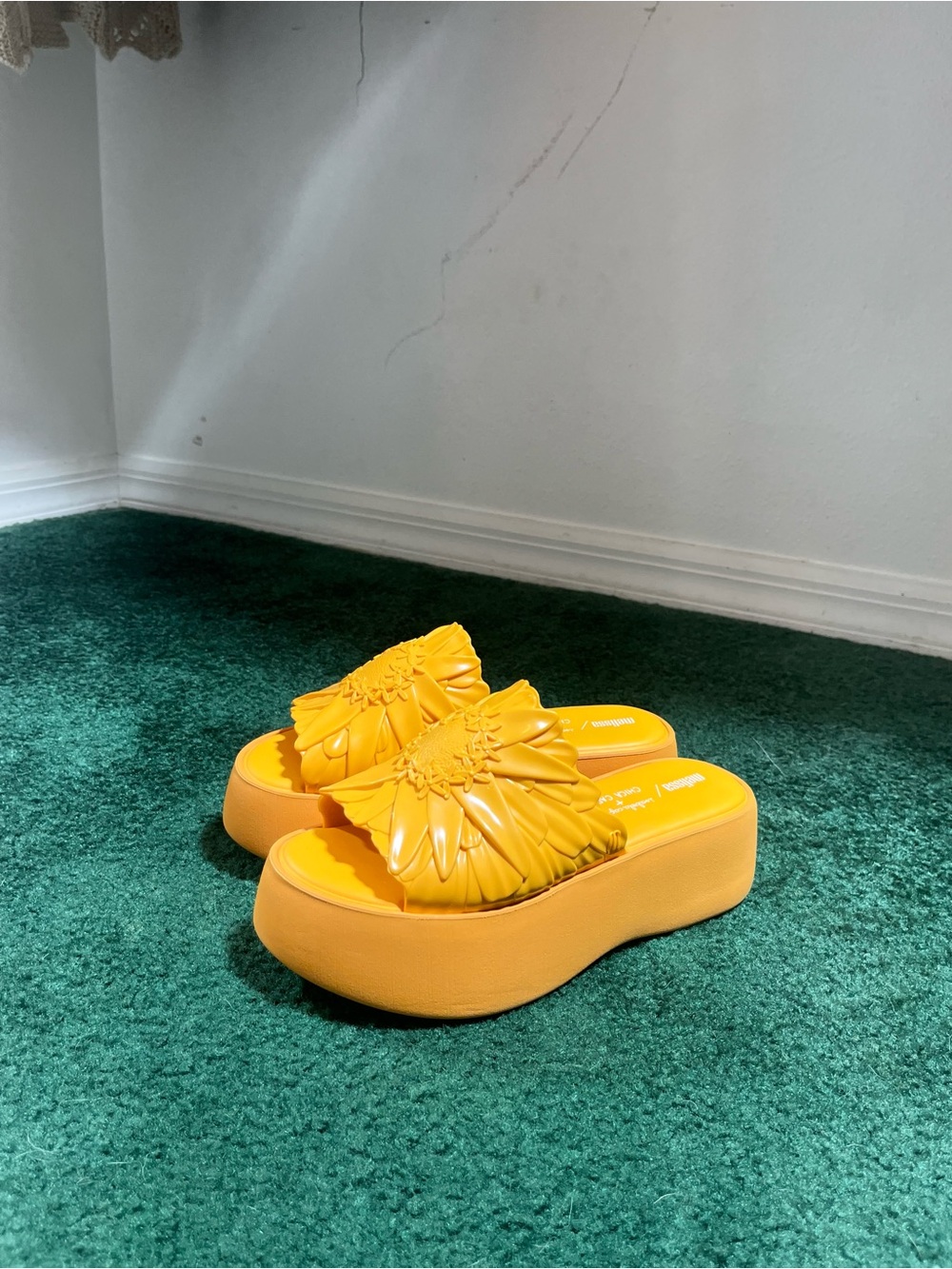 Melissa x Isabela Capeto Yellow Wedge Sandals Womens US 7 - Picture 7 of 10
